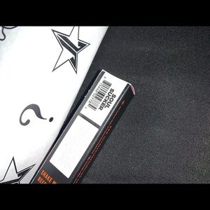 Jeffree Star  liquid lipstick  shade soul sucker